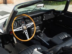 Jaguar E-TYPE I° SERIE 4.2 ROADSTER 