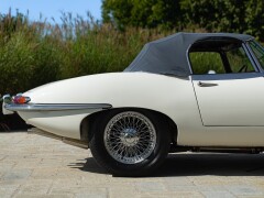 Jaguar E-TYPE I° SERIE 4.2 ROADSTER 