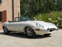 Jaguar E-TYPE I° SERIE 4.2 ROADSTER 