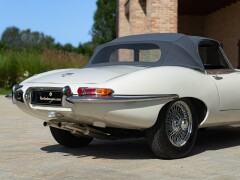 Jaguar E-TYPE I° SERIE 4.2 ROADSTER 