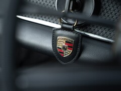 Porsche 911 2.2 S           