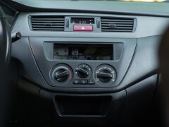 Mitsubishi LANCER EVO VII 