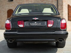 Bentley ARNAGE 