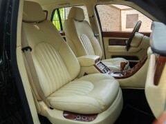Bentley ARNAGE 