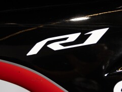 Yamaha R1 